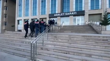 Van ve Hakkari’de uyuşturucu operasyonu: 7 gözaltı
