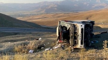 Van'da otobüsün şarampole devrilmesi sonucu 5 düzensiz göçmen hayatını kaybetti