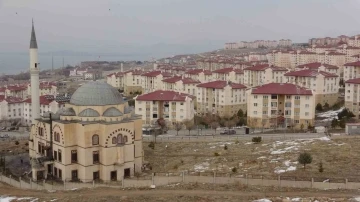 Vanlılar TOKİ’nin deprem konutlarında güvenle oturuyor
