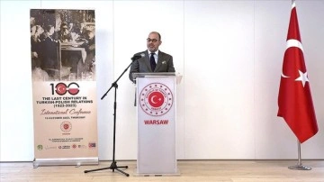 Türkiye-Polonya İlişkileri düzenlenen konferansta ele alındı 