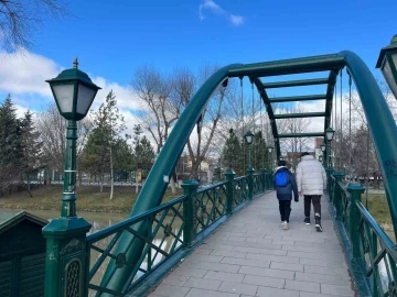 Vatandaşlar güzel havanın ve manzaranın tadını çıkardı
