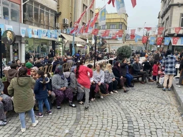 Vatandaşlardan CHP’li başkana iftar tepkisi: &quot;Orucumu parayla aldığım suyla açtım&quot;
