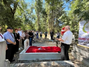 Vecihi Hürkuş kabri başında anıldı
