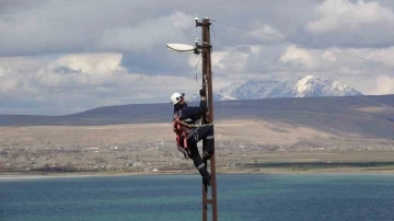 VEDAŞ personellerinin kırsal bölgede bayram mesaisi
