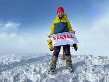 Vestel personelinden 19 Mayıs büyük Demirkazık tırmanışı
