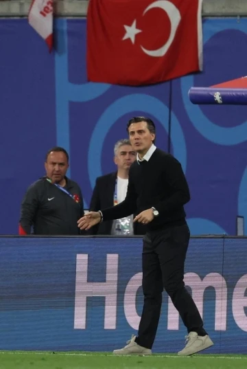 Vincenzo Montella: &quot;Türk halkını mutlu etmek benim için gurur verici&quot;
