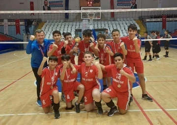 Voleybol’da Manisa şampiyonları Turgutlu’dan
