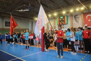 Voleybol grup müsabakaları başladı
