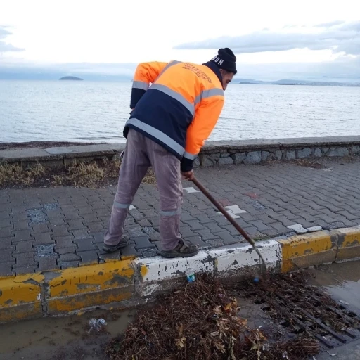 Yağmurun ardından dip bucak temizlik
