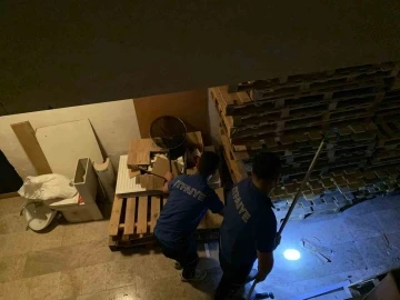 Yalova’da itfaiyeden kedi kurtarma operasyonu
