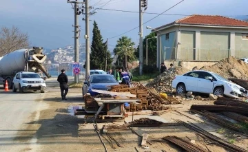 Yalova Esenköy’de cip ile otomobil çarpıştı
