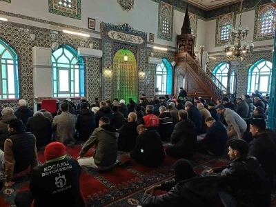 Yangında zarar gören cami yeniden ibadete açıldı
