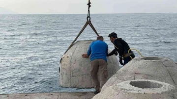 Yapay ilk resifler İskenderun Körfezi’ne bırakıldı
