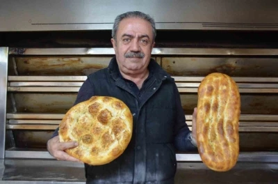 Yarım asırdır Ramazan pidesi yapıyor
