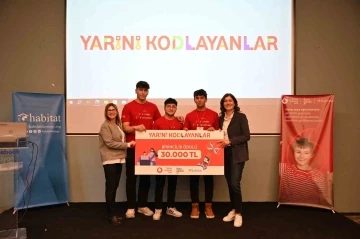 Yarını Kodlayanlar projesi kapsamında gençler afet yönetimi için fikir üretti
