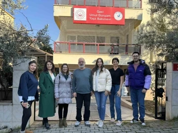 Yaşlı bakımı öğrencileri için huzurevi sakinleriyle buluştular
