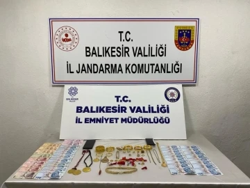 Yaşlı çiftin yüzünü JASAT güldürdü
