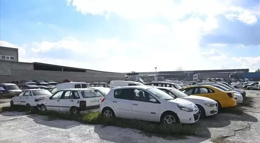 Yediemin otoparklarında terk edilen araçların satışı kolaylaştı