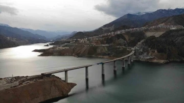 Yeni ilçe merakla bu haberi bekliyor, Viyadük mayıs ayında hizmete giriyor
