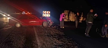 Yenice’de otomobil traktöre çarptı; 2 kişi yaralı
