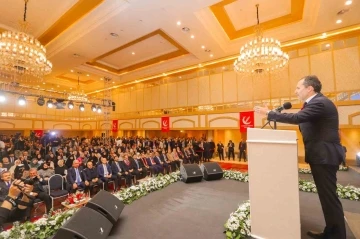 Yeniden Refah Partisi belediye başkan adaylarını tanıttı
