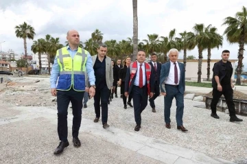 Yenilenen Finike Cumhuriyet Meydanı, 1 Temmuz’da açılıyor
