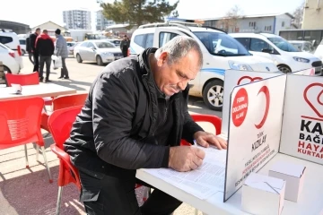 Yeşilyurt belediye personeli kan verdi
