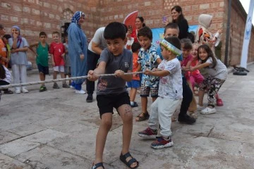 Yıldırım Belediyesi'nin düzenlediği 'Mahalle Şenlikleri'nde çocuklar doyasıya eğlendi 