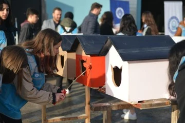 Yıldırımlı gençlerden can dostlarımız için yuva 