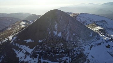 Yılın son gün batımını Nemrut Dağı'ndan izlediler