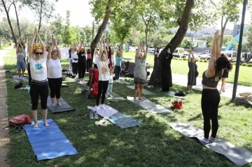 Yoga tutkunları Eyüpsultan’da buluştu
