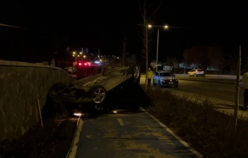 Yozgat’ta kontrolden çıkan otomobil takla attı: 3 yaralı
