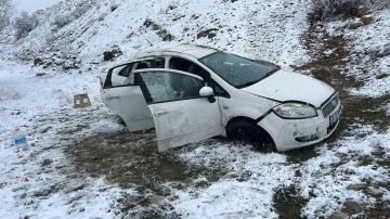 Yozgat’ta otomobil şarampole yuvarlandı: 5 yaralı
