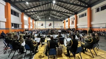 Yüksekovalılardan askeri bando konserine yoğun ilgi
