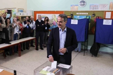 Yunanistan’da sandık çıkış anketine göre Miçoktakis’in partisi seçimi önde bitirecek
