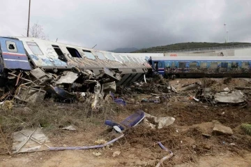 Yunanistan’daki tren kazası insan hatası kaynaklı olabilir