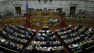 Yunanistan'da hükümet dinleme skandalı nedeniyle güven oylamasına gidiyor