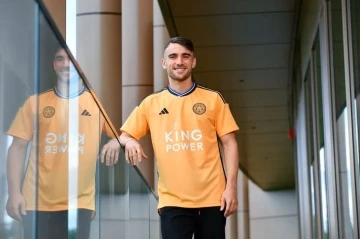 Yunus Akgün, Leicester City’de
