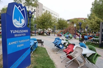 Yunusemre’de parklara bakım onarım çalışması
