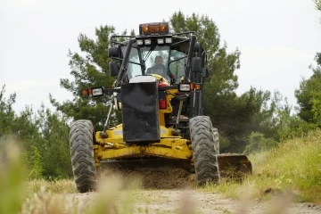 Yunusemre’den Yağcılar’da ova yolu çalışması
