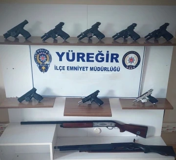 Yüreğir polisi 10 ruhsatsız silah ele geçirdi
