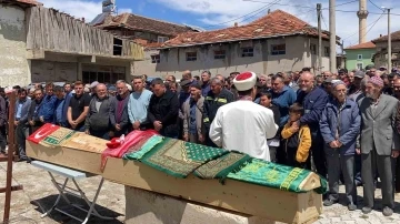 Yürek yakan kazanın cenazesinde gözyaşları sel oldu
