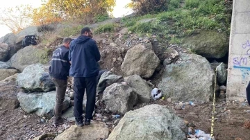 Yürüyüşe çıkan yaşlı adam kafasını kayaya çarparak öldü
