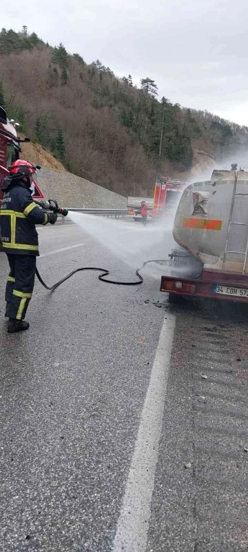 Zonguldak’ta mazot yüklü tanker yangında kullanılamaz hale geldi
